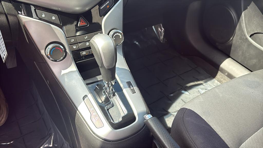 Thumbnail: 2014 Chevrolet Cruze - 11