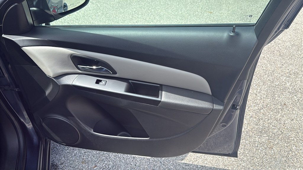 Thumbnail: 2014 Chevrolet Cruze - 23