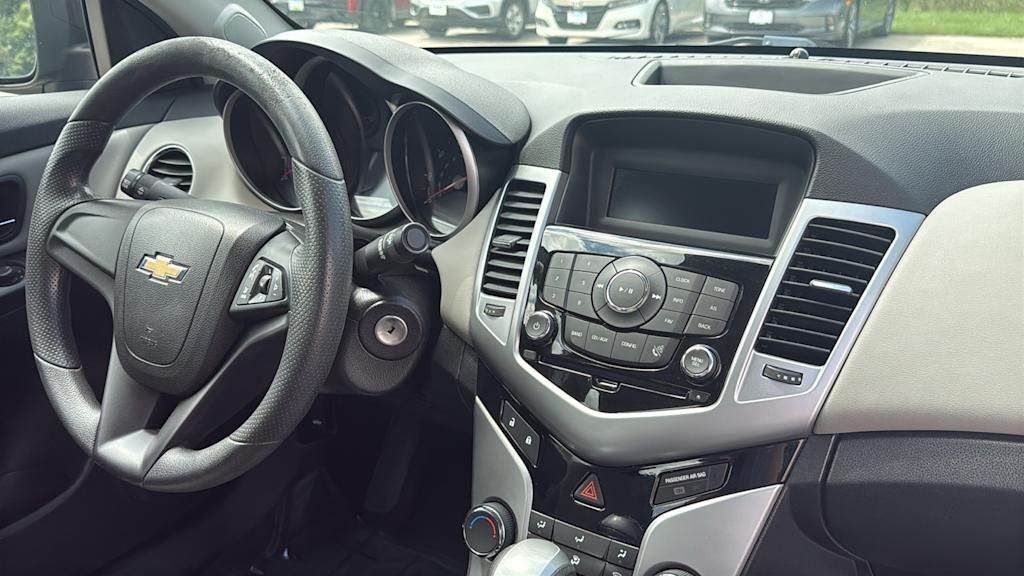 Thumbnail: 2014 Chevrolet Cruze - 2