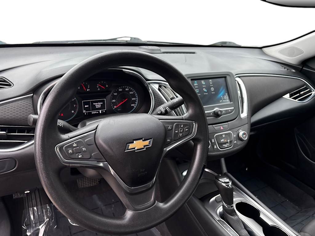 Thumbnail: 2018 Chevrolet Malibu - 2