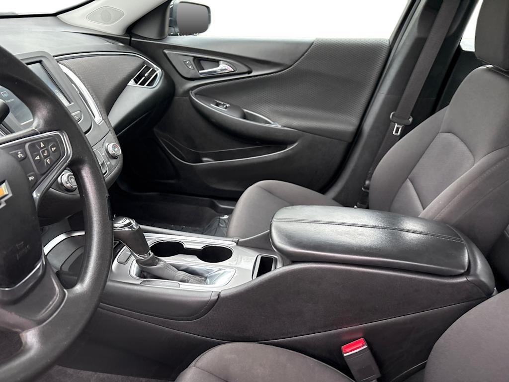 Thumbnail: 2018 Chevrolet Malibu - 7