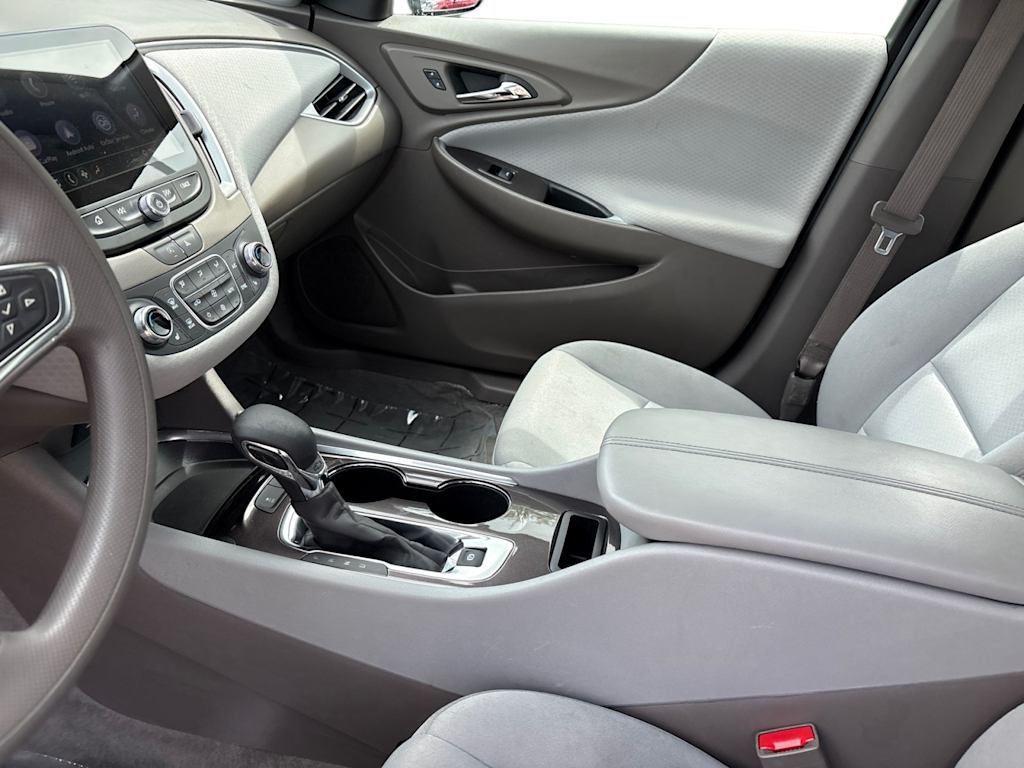 Thumbnail: 2025 Chevrolet Malibu - 6