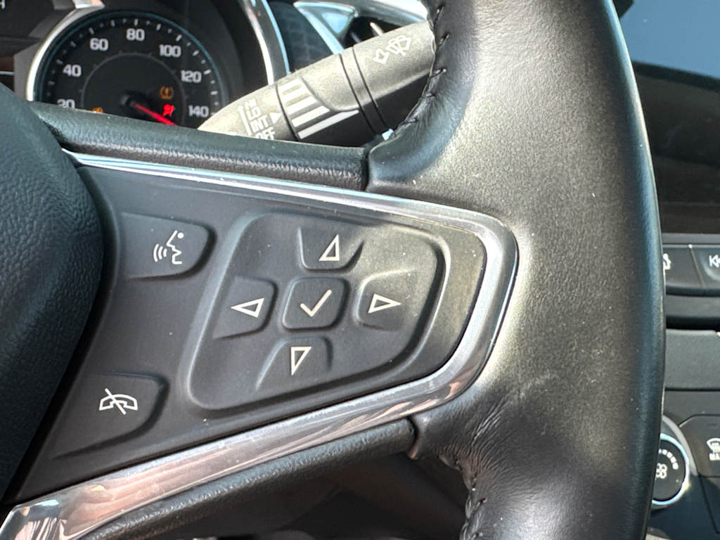Thumbnail: 2016 Chevrolet Malibu - 19