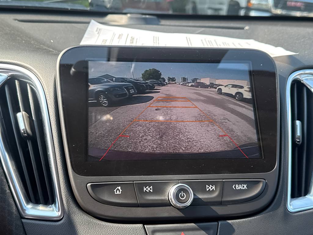 Thumbnail: 2016 Chevrolet Malibu - 6