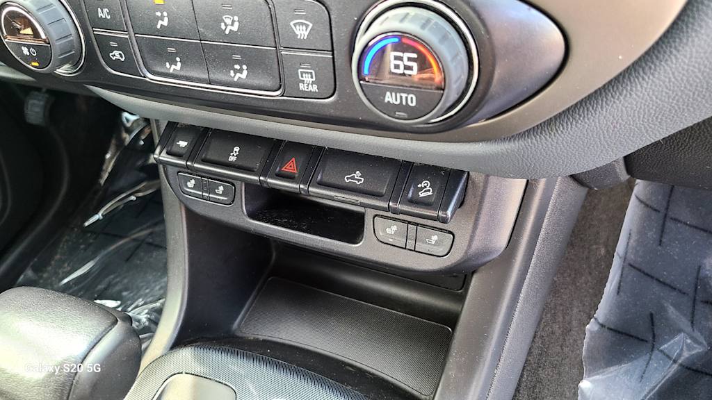Thumbnail: 2015 Chevrolet Colorado - 19