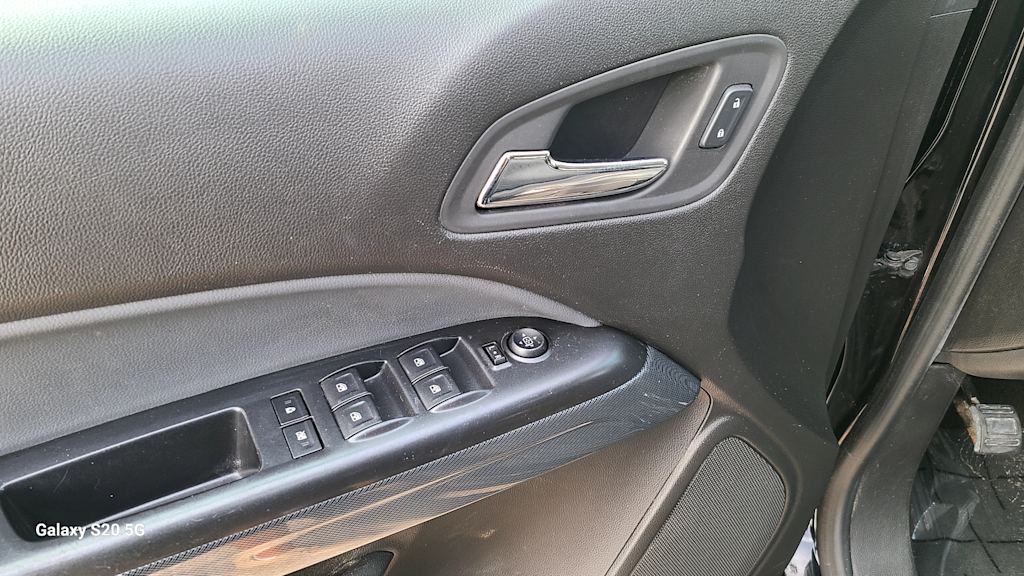 Thumbnail: 2015 Chevrolet Colorado - 15