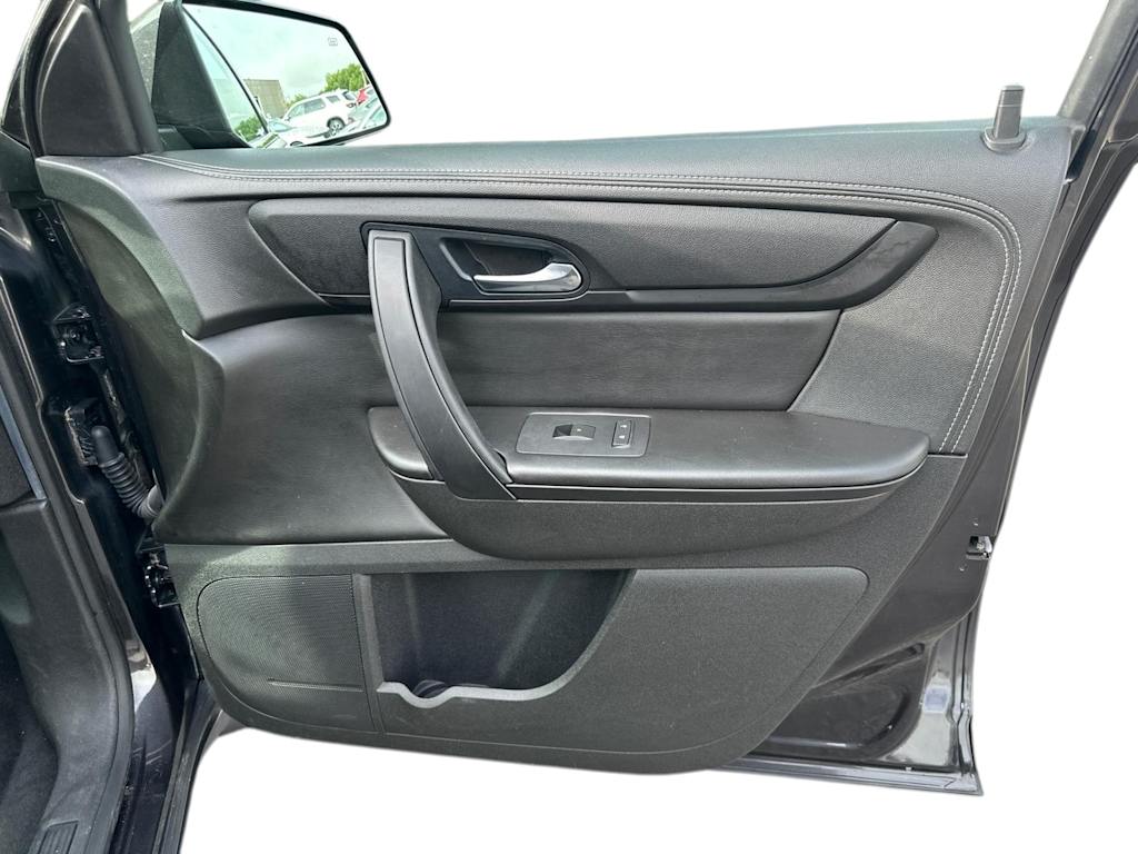 Thumbnail: 2016 Chevrolet Traverse - 14