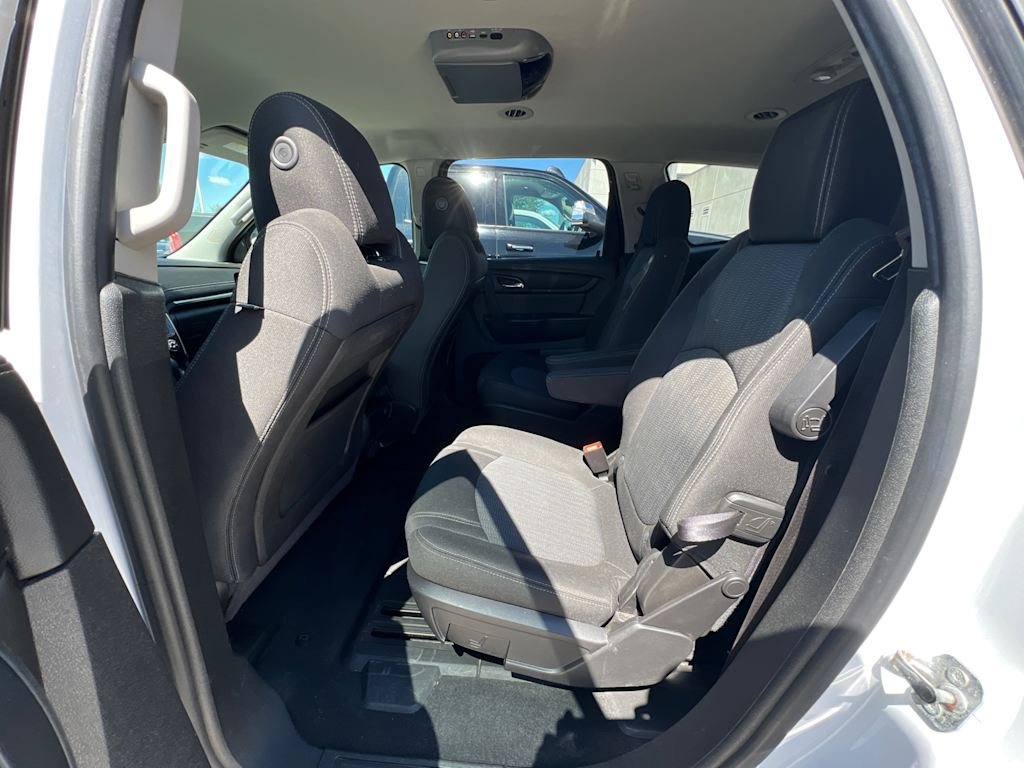 Thumbnail: 2017 Chevrolet Traverse - 18