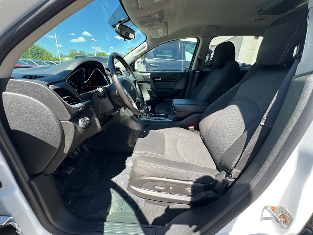 Thumbnail: 2017 Chevrolet Traverse - 6