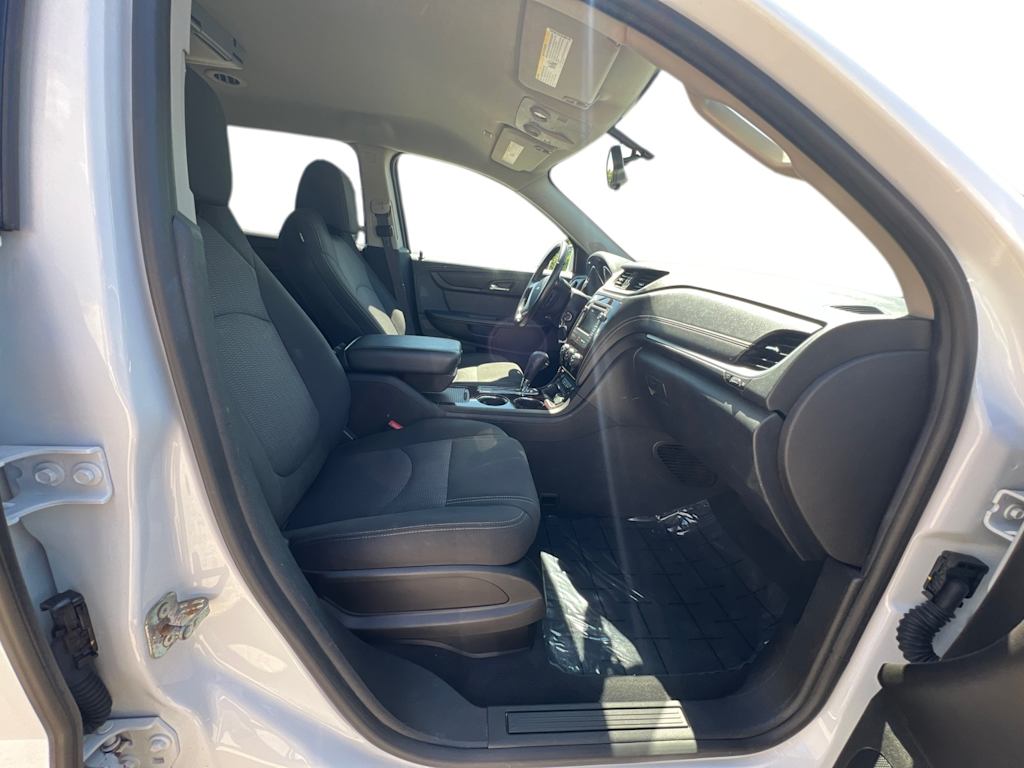 Thumbnail: 2017 Chevrolet Traverse - 5