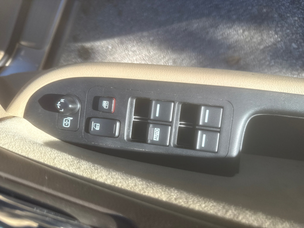 Thumbnail: 2005 Honda Accord - 10