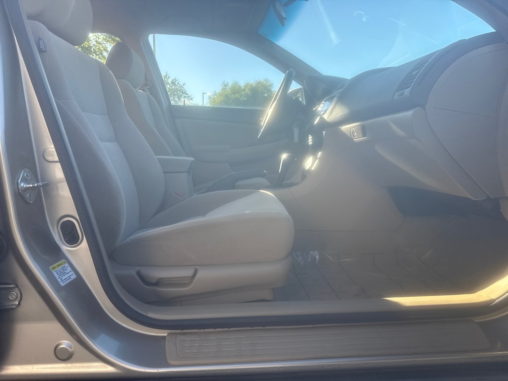 Thumbnail: 2005 Honda Accord - 20