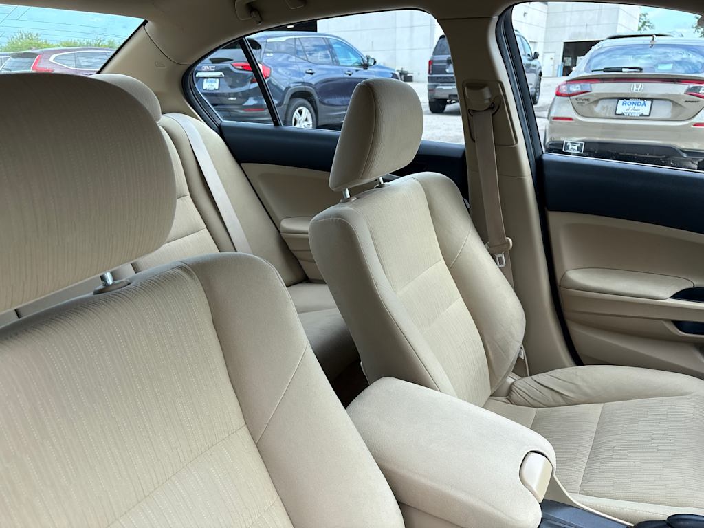 Thumbnail: 2011 Honda Accord - 19