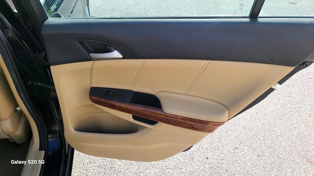 Thumbnail: 2011 Honda Accord - 21
