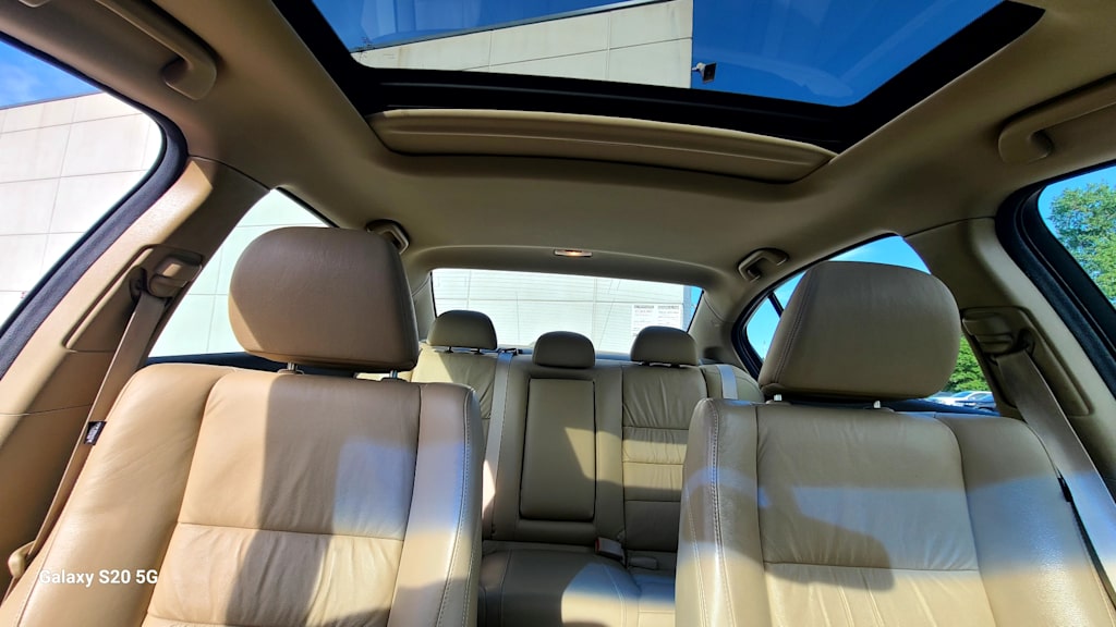 Thumbnail: 2011 Honda Accord - 18