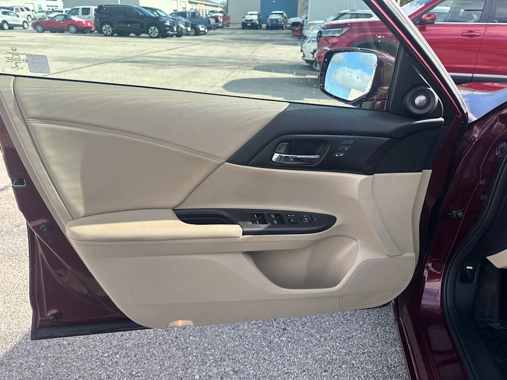 Thumbnail: 2015 Honda Accord - 18