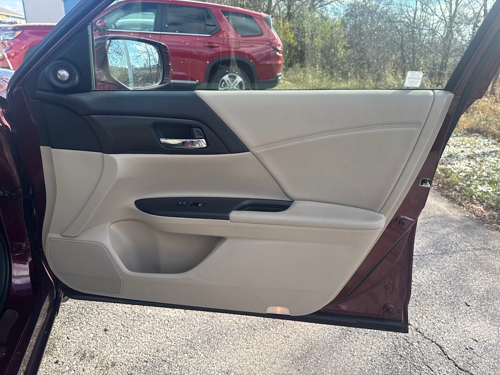 Thumbnail: 2015 Honda Accord - 15