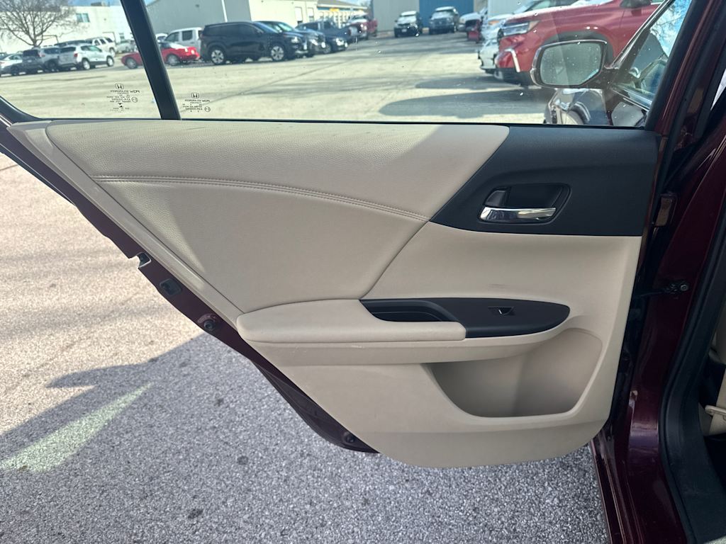 Thumbnail: 2015 Honda Accord - 17