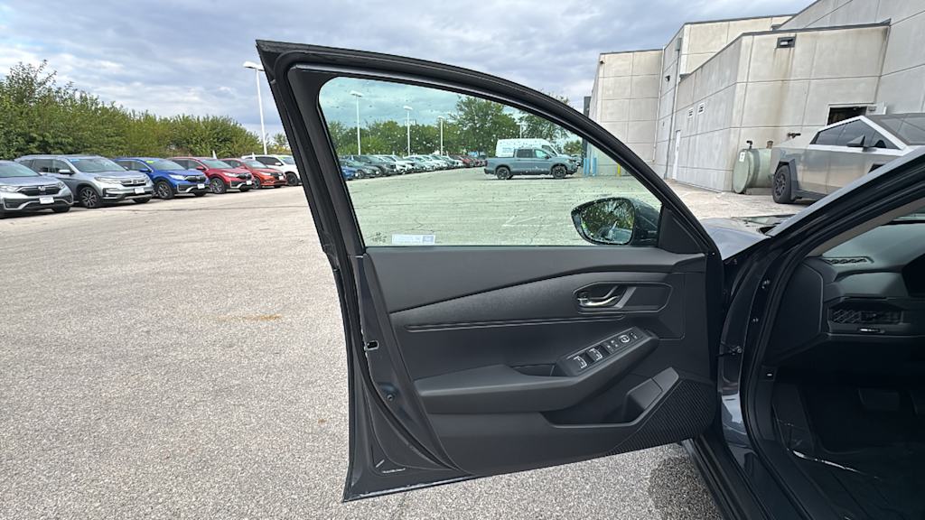 Thumbnail: 2025 Honda Accord - 21