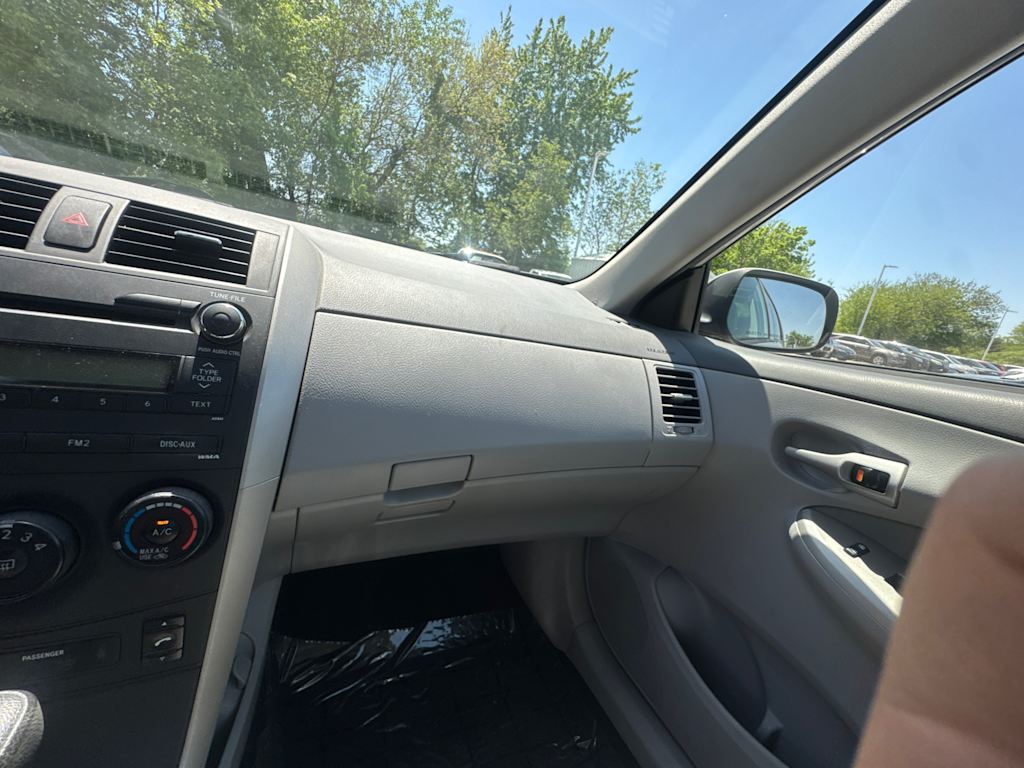 Thumbnail: 2010 Toyota Corolla - 19