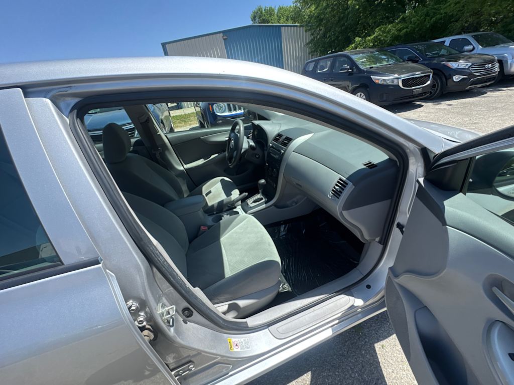 Thumbnail: 2010 Toyota Corolla - 4