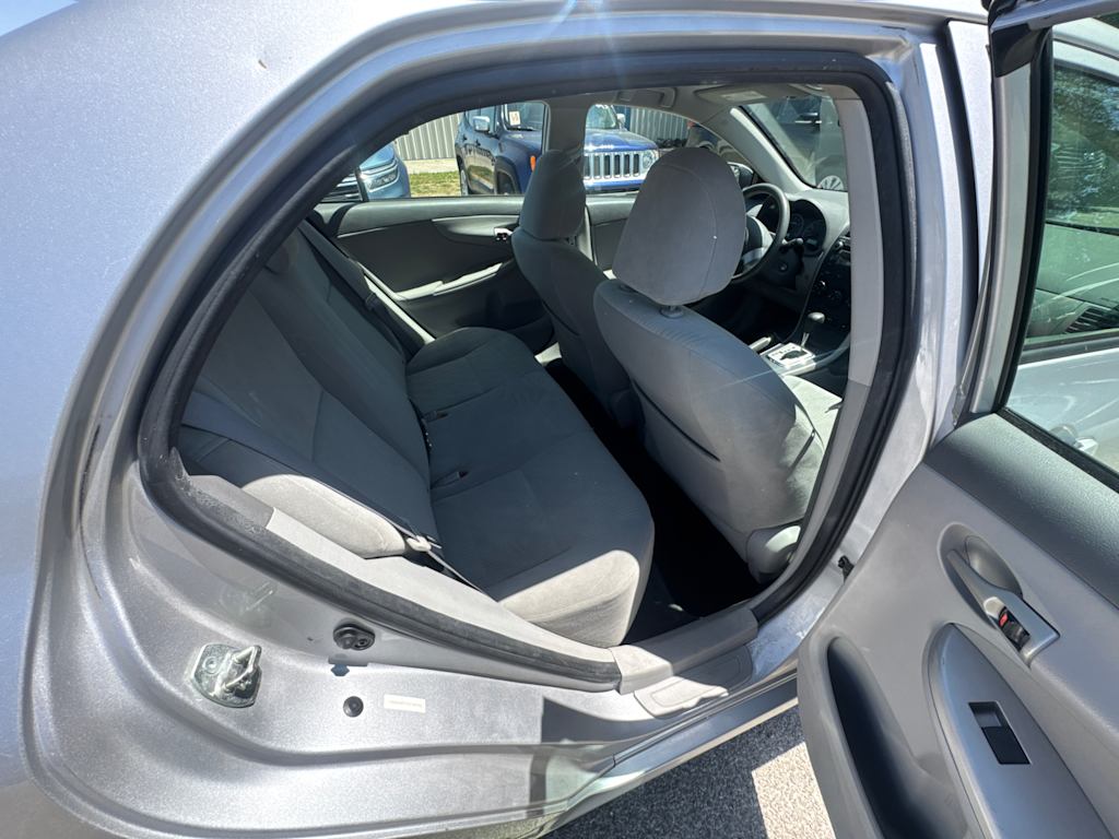 Thumbnail: 2010 Toyota Corolla - 7