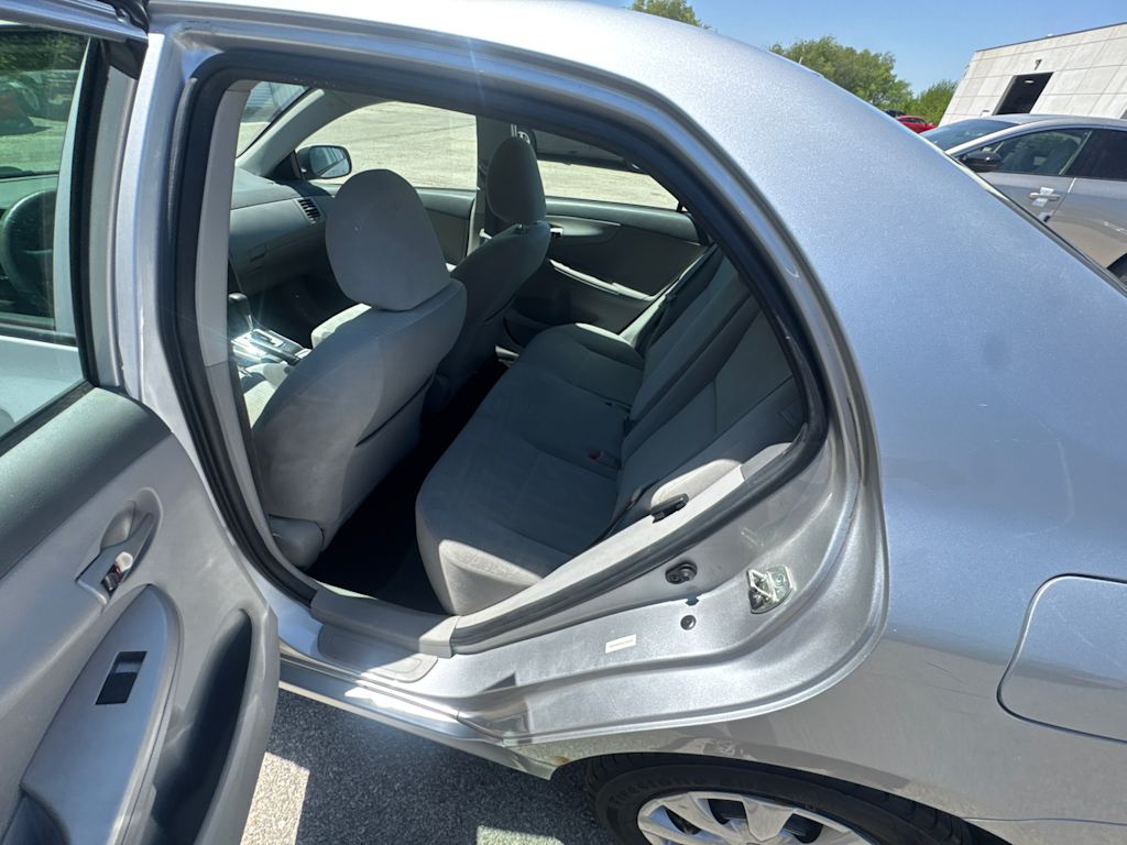 Thumbnail: 2010 Toyota Corolla - 17