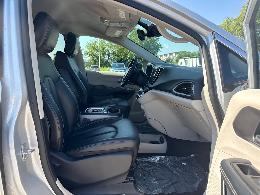 Thumbnail: 2024 Chrysler Pacifica - 19