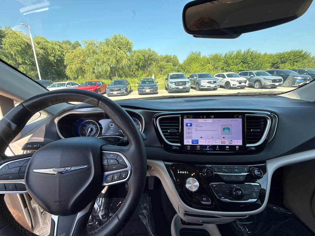 Thumbnail: 2024 Chrysler Pacifica - 5