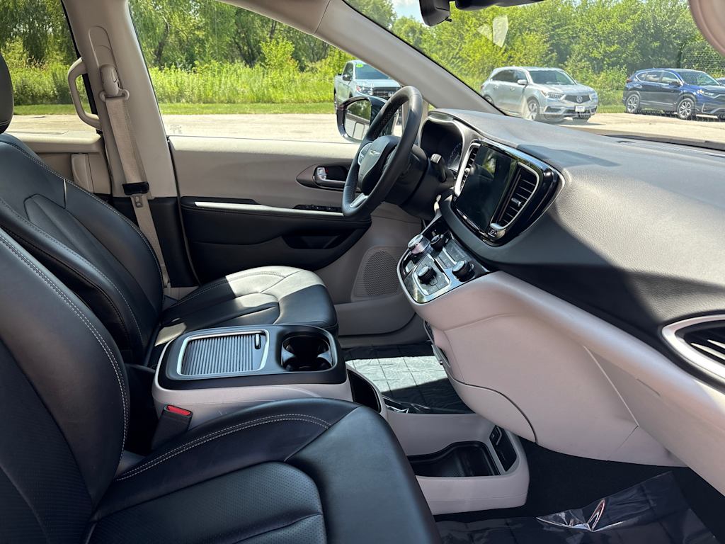 Thumbnail: 2024 Chrysler Pacifica - 21