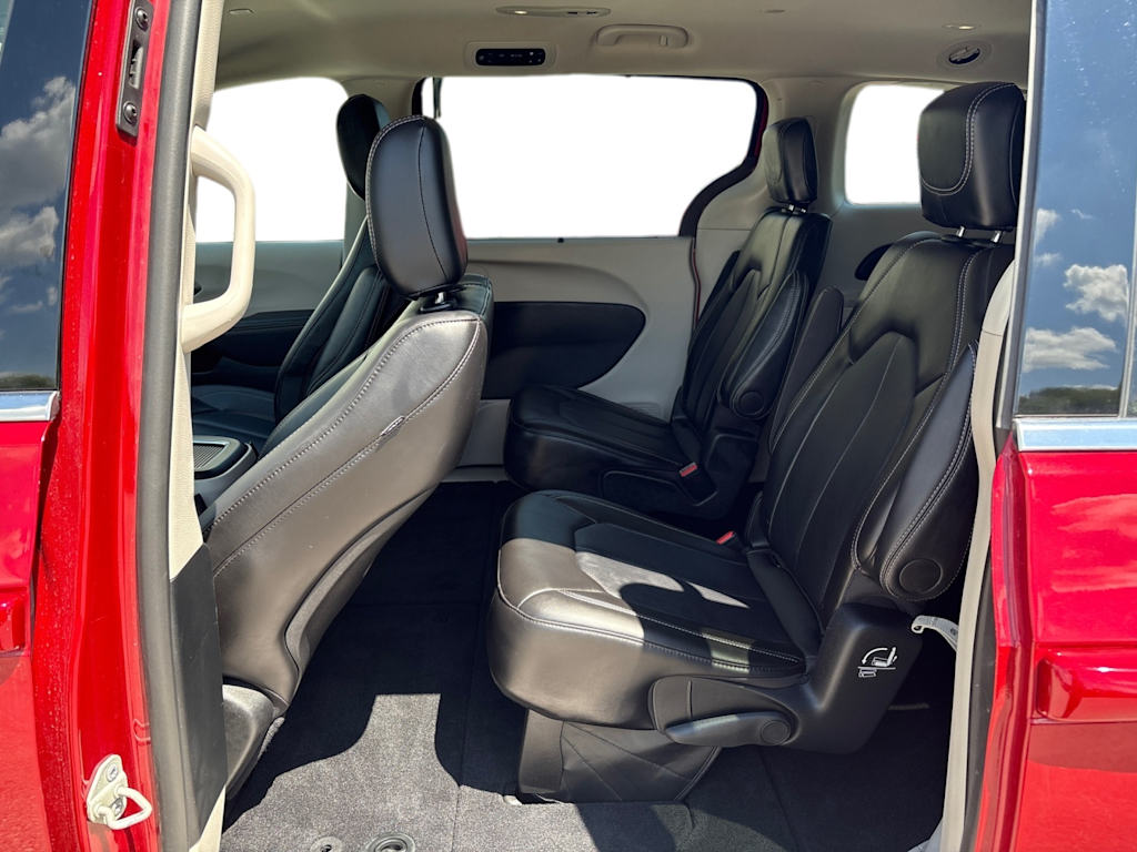 Thumbnail: 2024 Chrysler Pacifica - 15