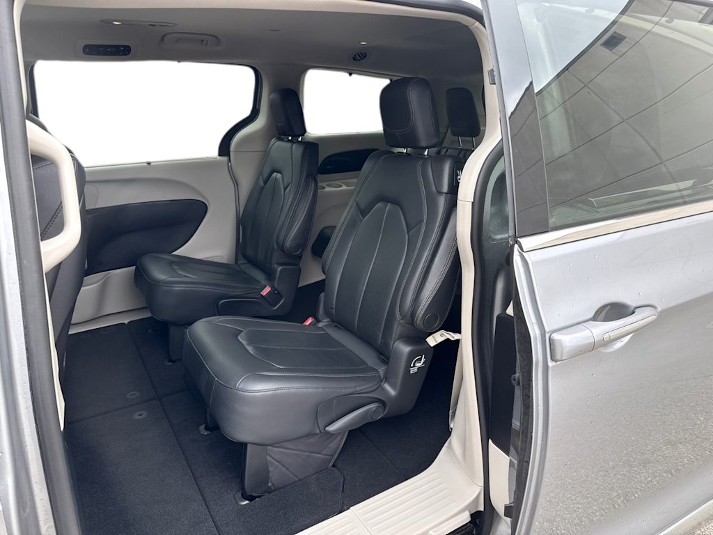 Thumbnail: 2019 Chrysler Pacifica - 15