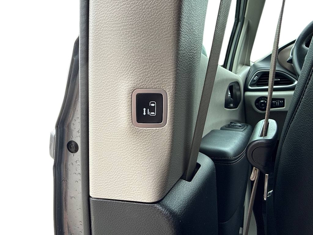 Thumbnail: 2019 Chrysler Pacifica - 18