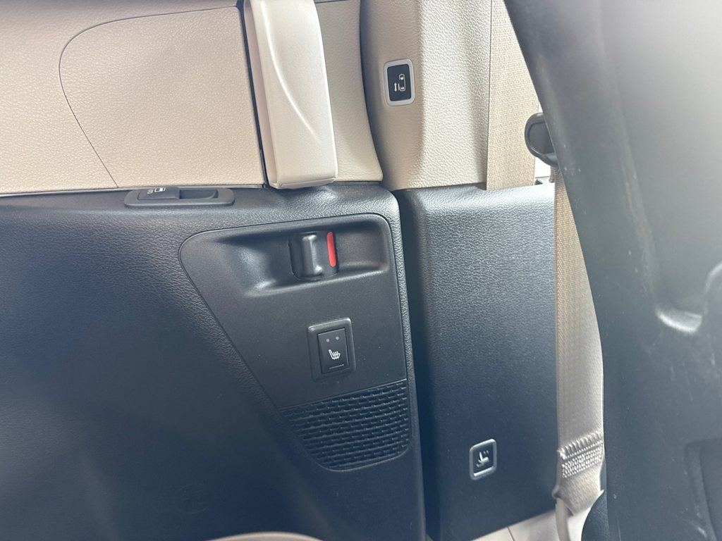 Thumbnail: 2019 Chrysler Pacifica - 19