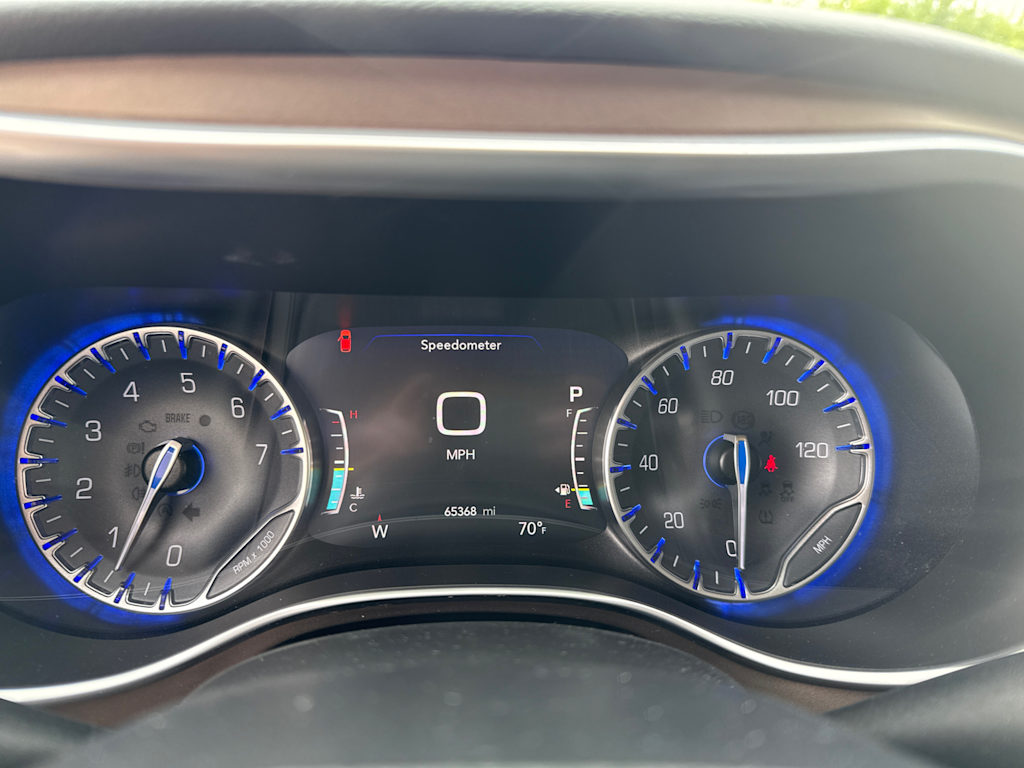 Thumbnail: 2019 Chrysler Pacifica - 10