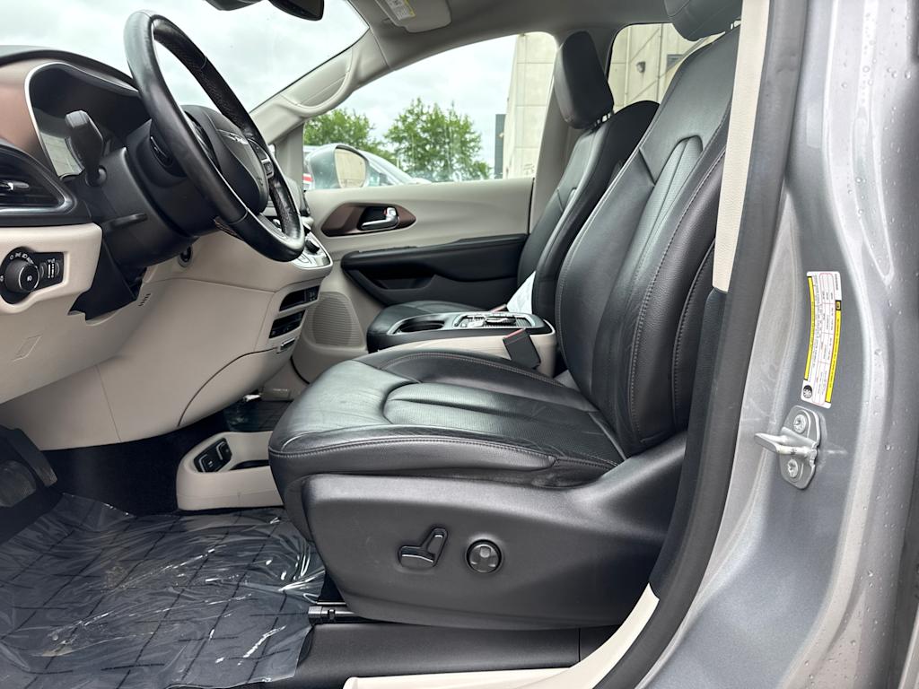 Thumbnail: 2019 Chrysler Pacifica - 6