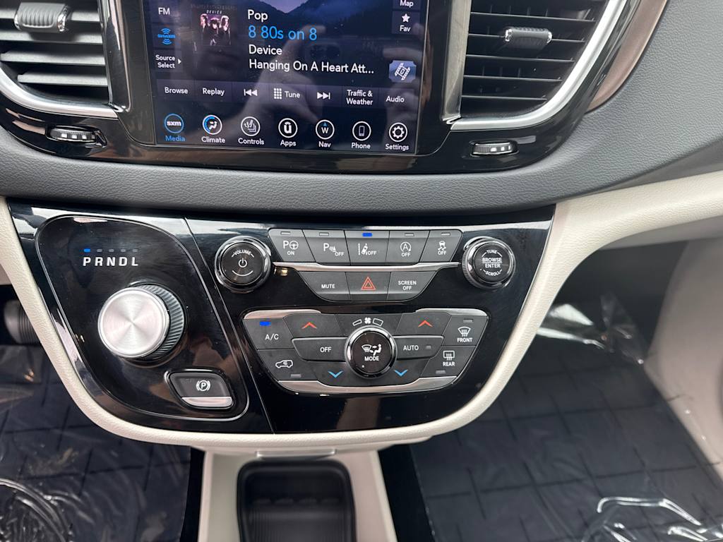 Thumbnail: 2019 Chrysler Pacifica - 24