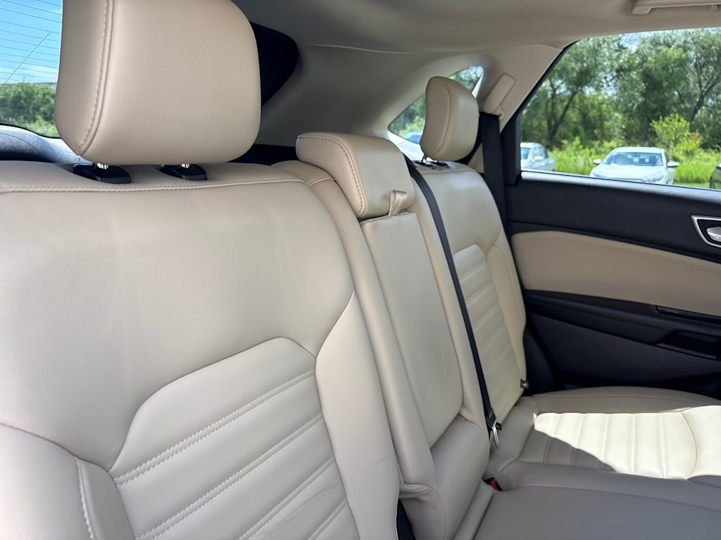 Thumbnail: 2020 Ford Edge - 21