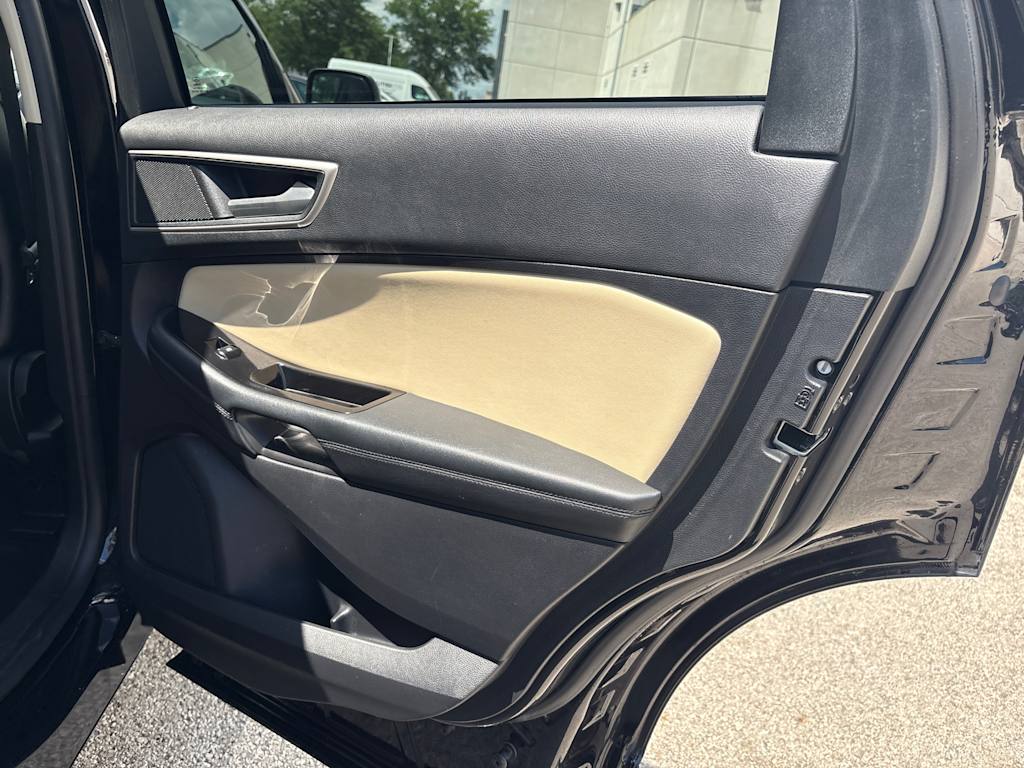 Thumbnail: 2020 Ford Edge - 22