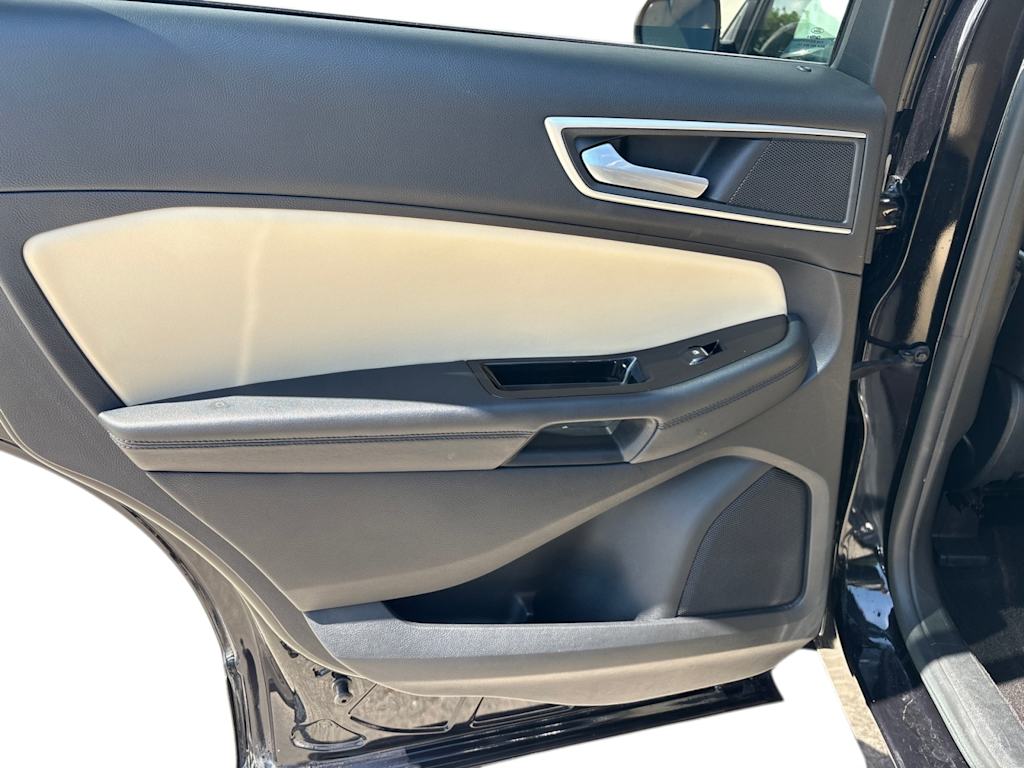 Thumbnail: 2020 Ford Edge - 15