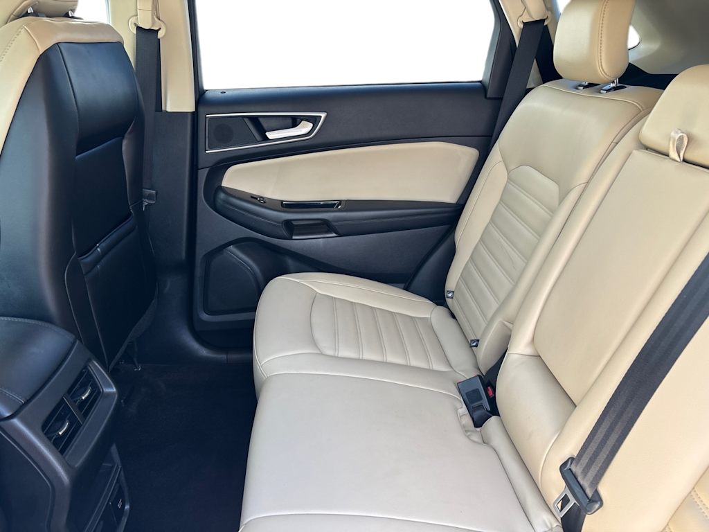 Thumbnail: 2020 Ford Edge - 16