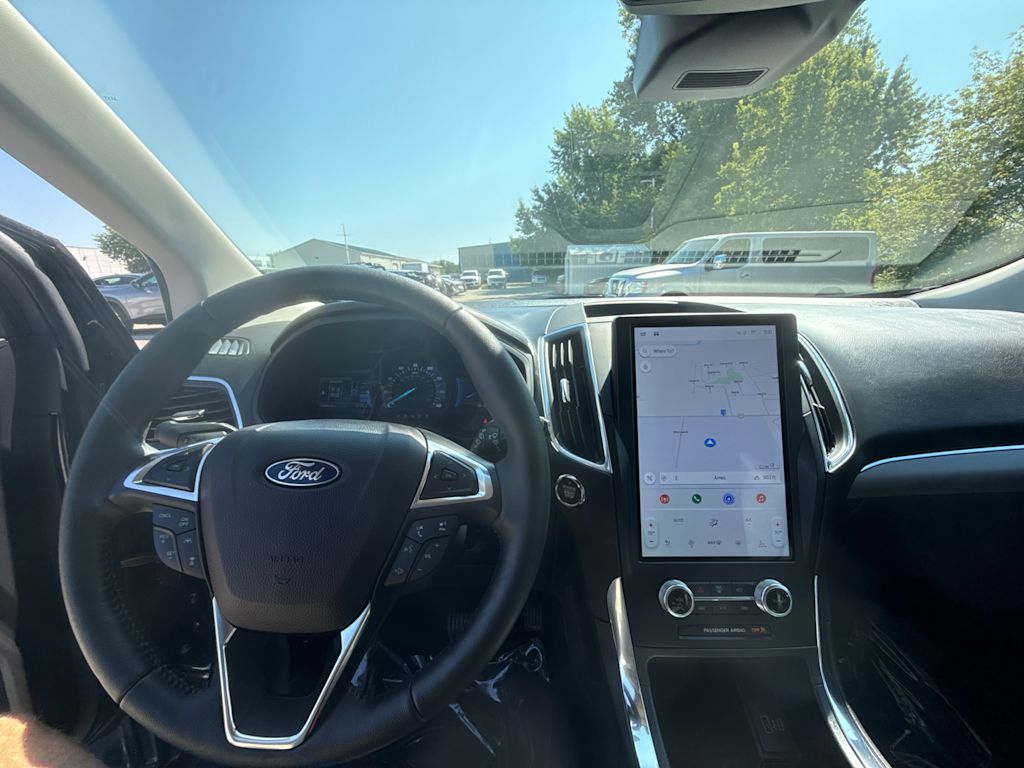 Thumbnail: 2022 Ford Edge - 2