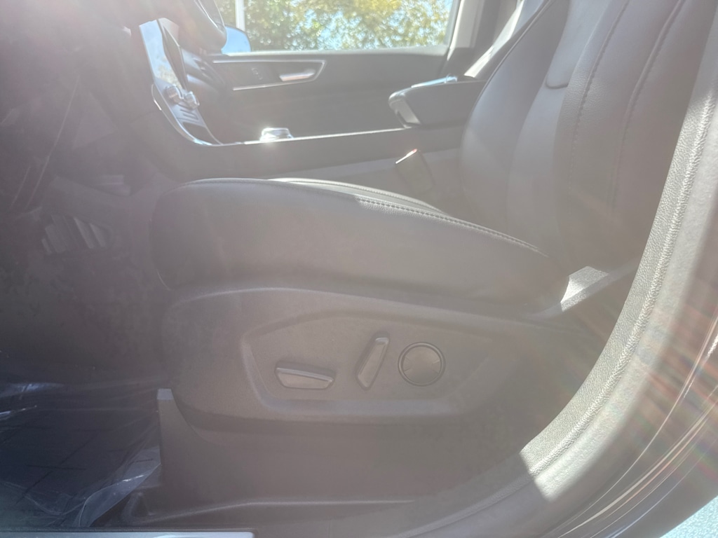 Thumbnail: 2022 Ford Edge - 7