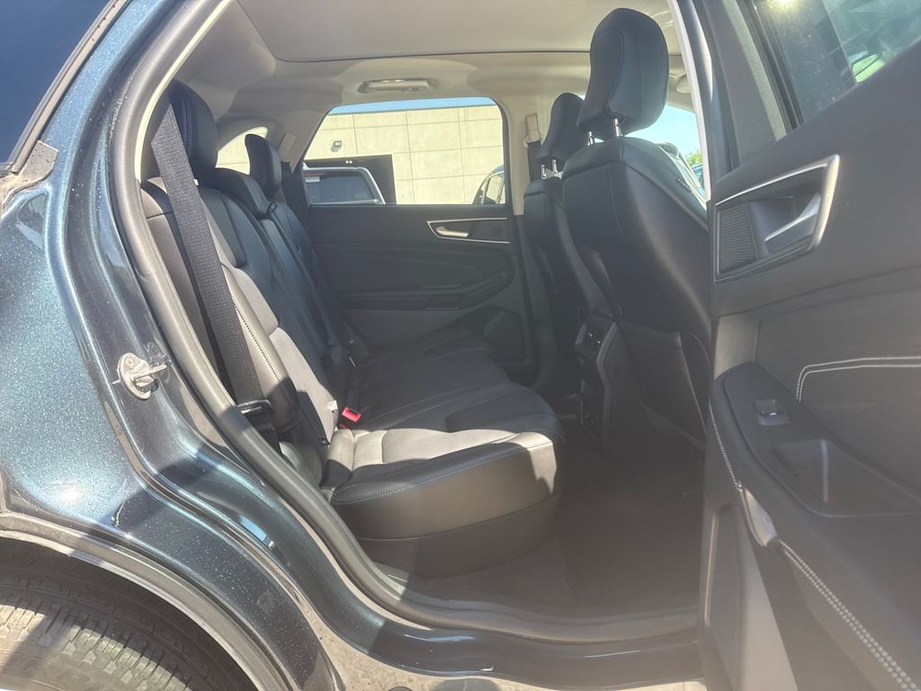 Thumbnail: 2022 Ford Edge - 26