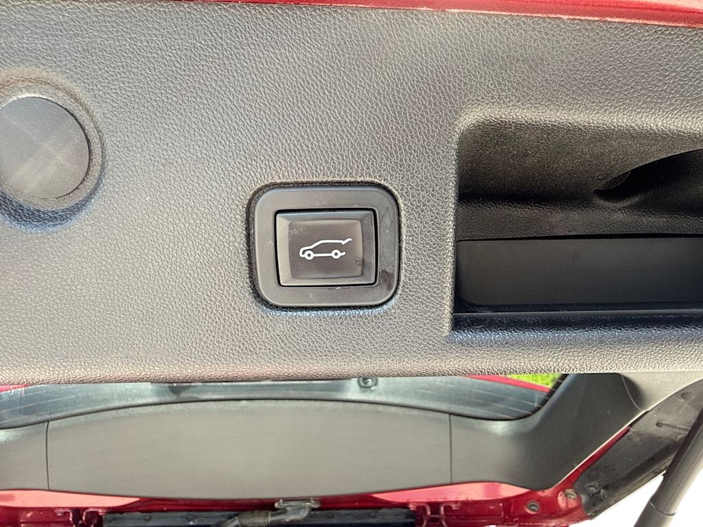 Thumbnail: 2018 Chevrolet Equinox - 16