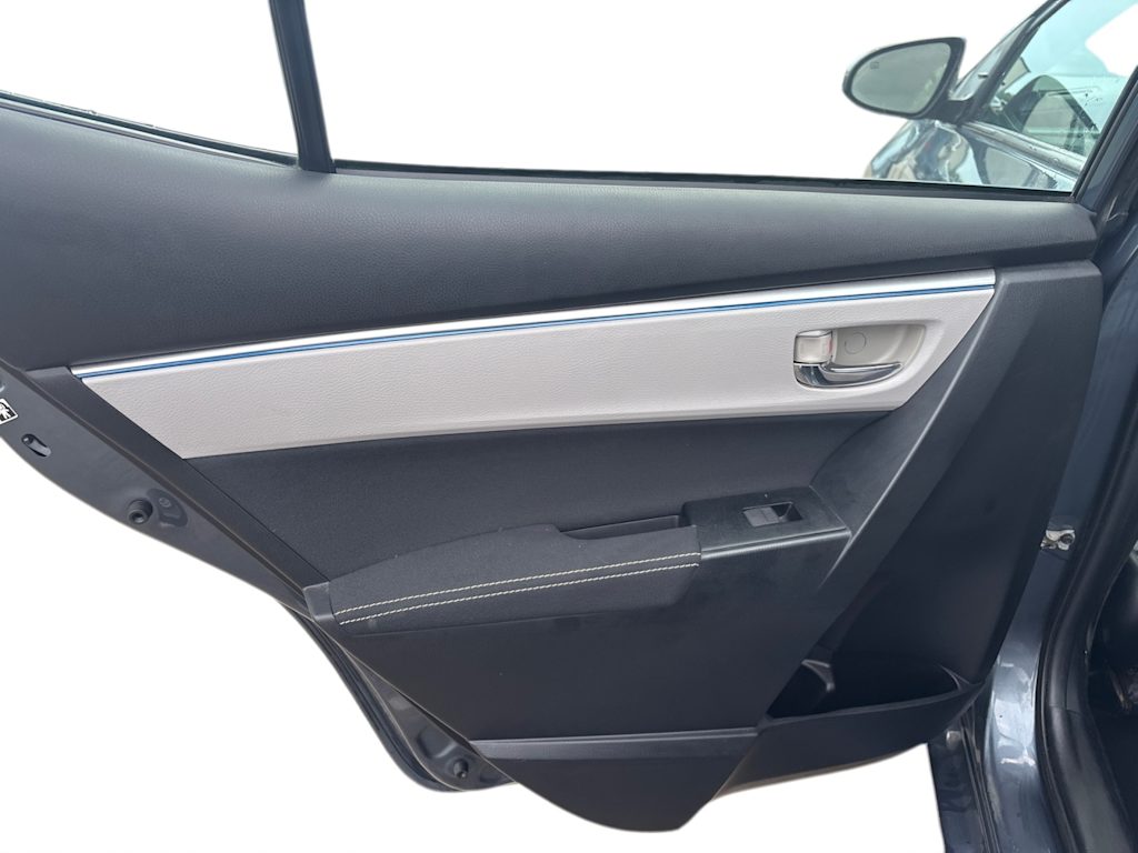 Thumbnail: 2015 Toyota Corolla - 15
