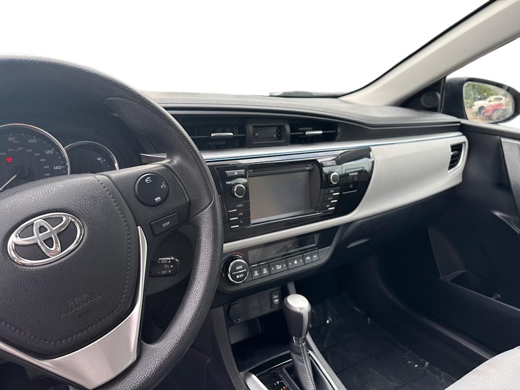 Thumbnail: 2015 Toyota Corolla - 2