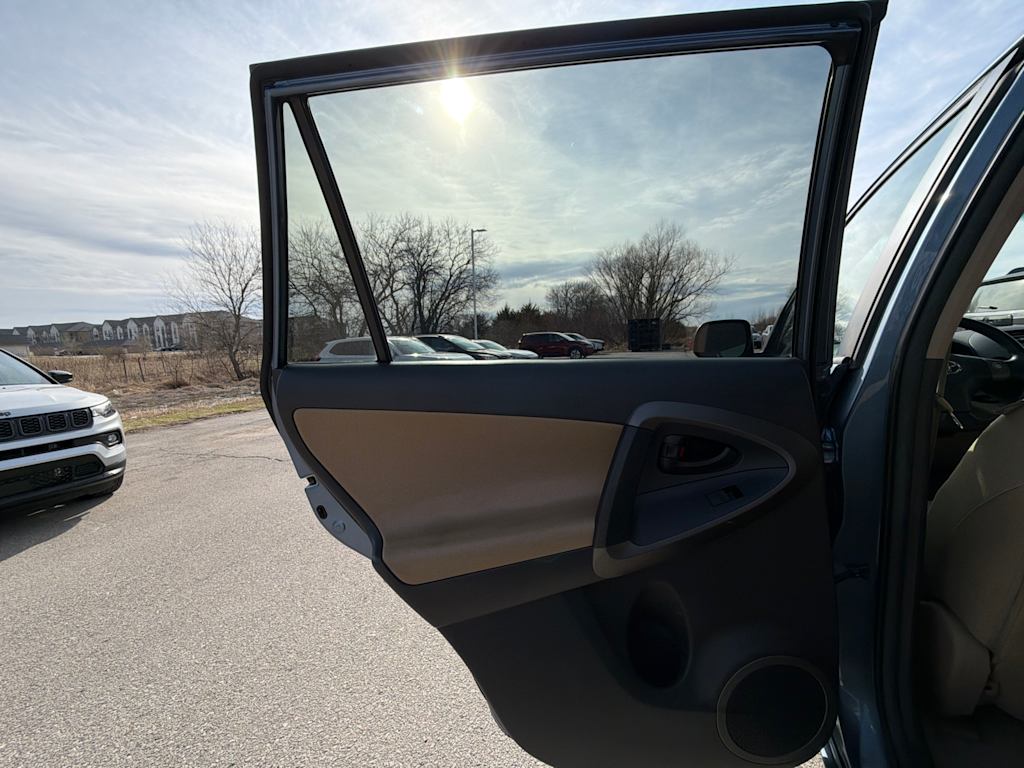 Thumbnail: 2009 Toyota RAV4 - 20