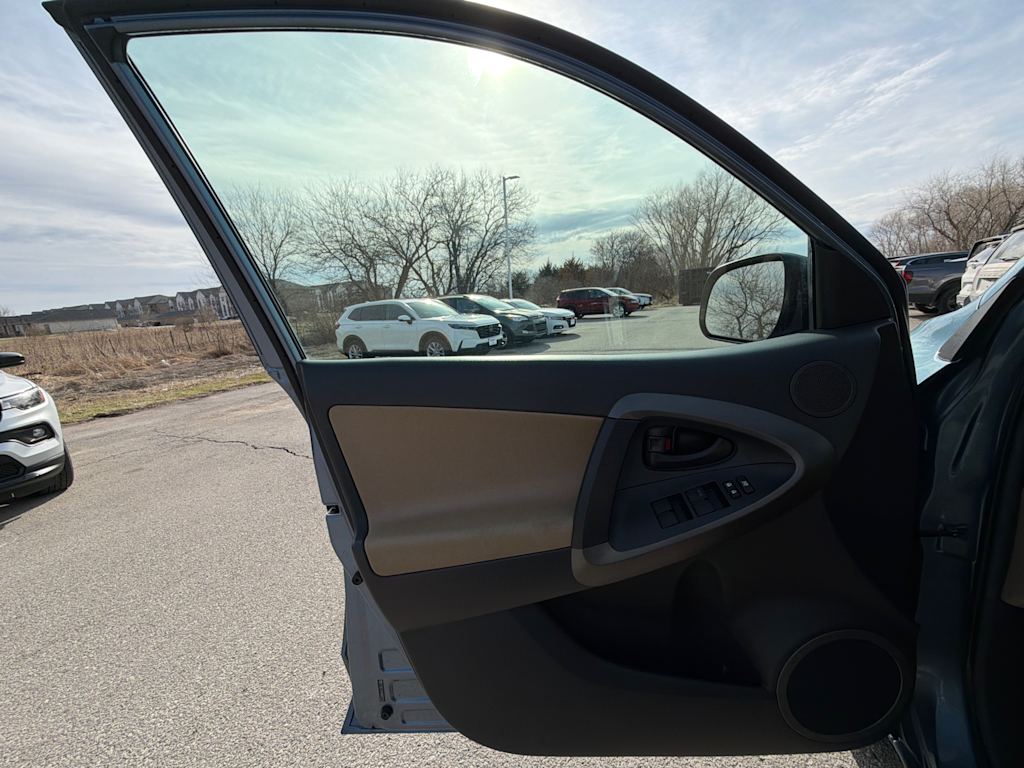 Thumbnail: 2009 Toyota RAV4 - 22