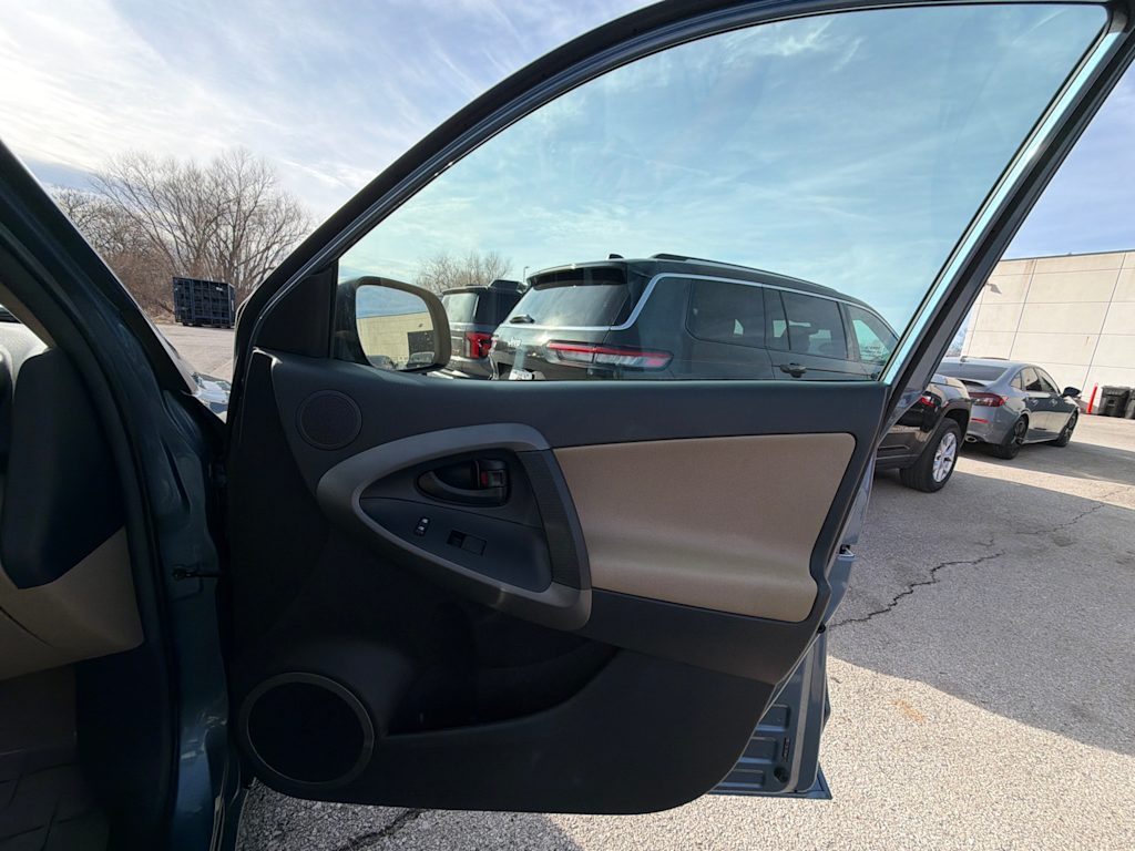 Thumbnail: 2009 Toyota RAV4 - 16